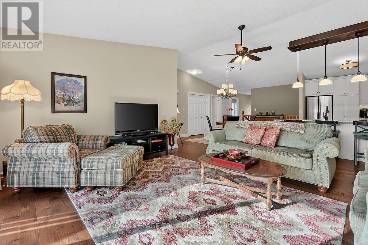 Photo 21 of 48 for 79 - 1241 Beaverbrook Avenue