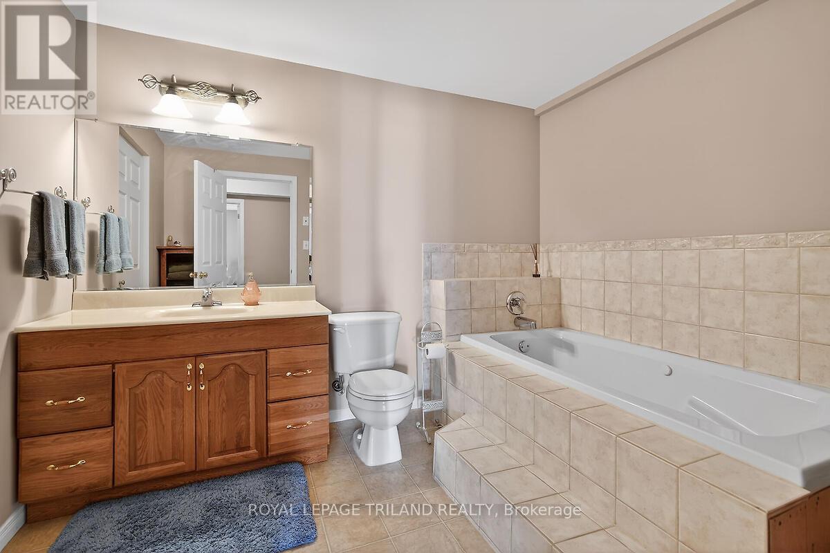 Photo 32 of 48 for 79 - 1241 Beaverbrook Avenue