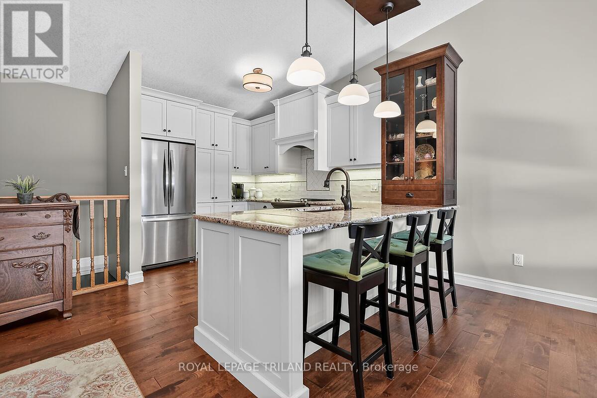 Photo 9 of 48 for 79 - 1241 Beaverbrook Avenue