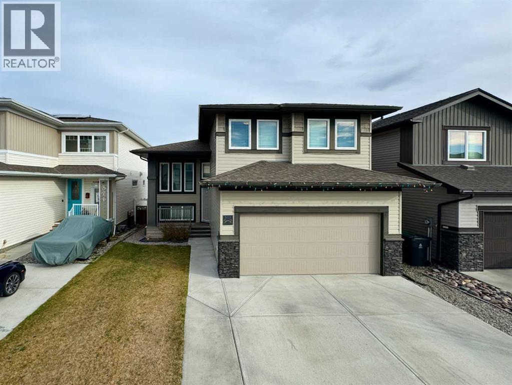 317 Moonlight Way W, Lethbridge, Alberta  T1J 5J8 - Photo 2 - A2270942