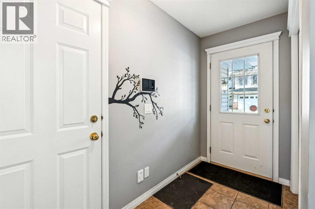 22 Country Hills Cove Nw, Calgary, Alberta  T3K 5G8 - Photo 2 - A2278004
