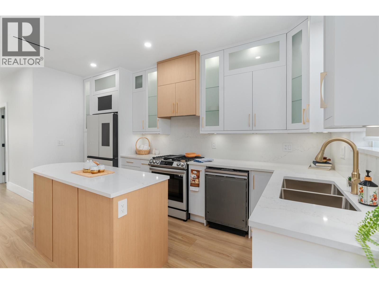 3749 Union Street, Burnaby, British Columbia  V5C 2W2 - Photo 6 - R3079136