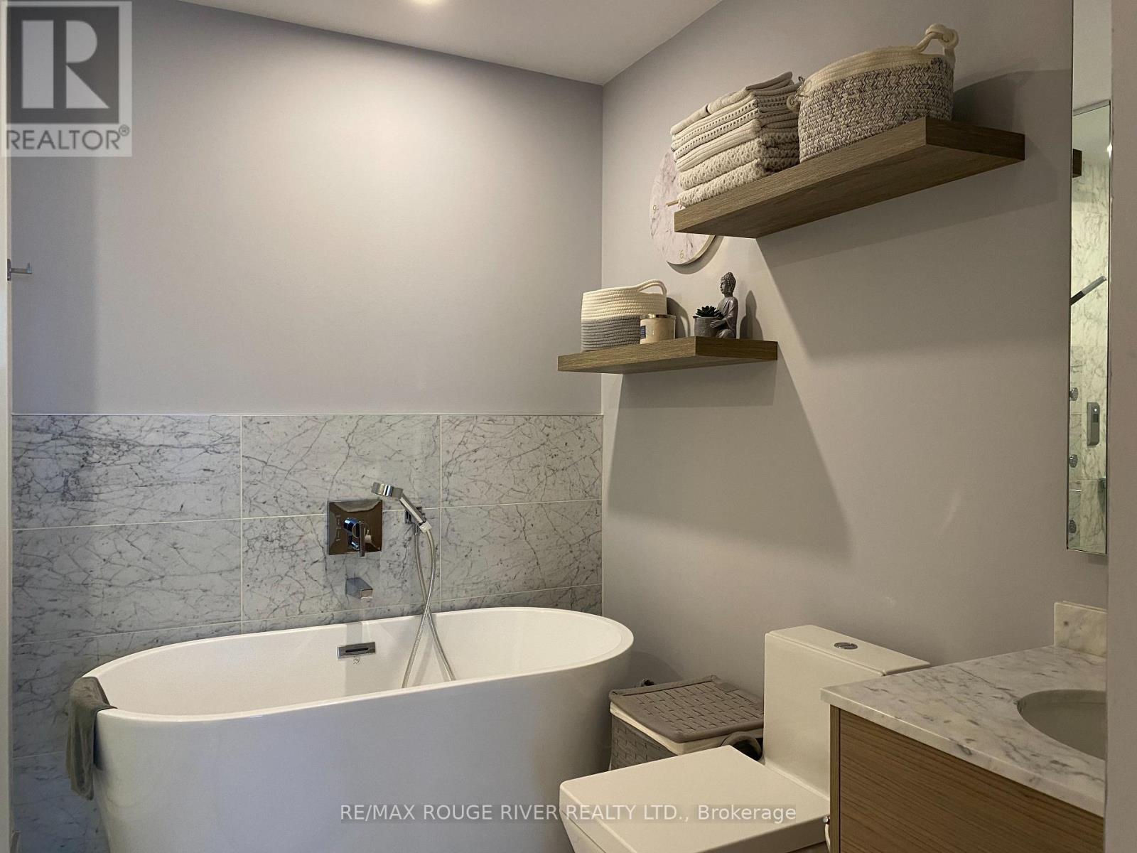 2411 - 488 University Avenue, Toronto, Ontario  M5G 0C1 - Photo 17 - C12700488