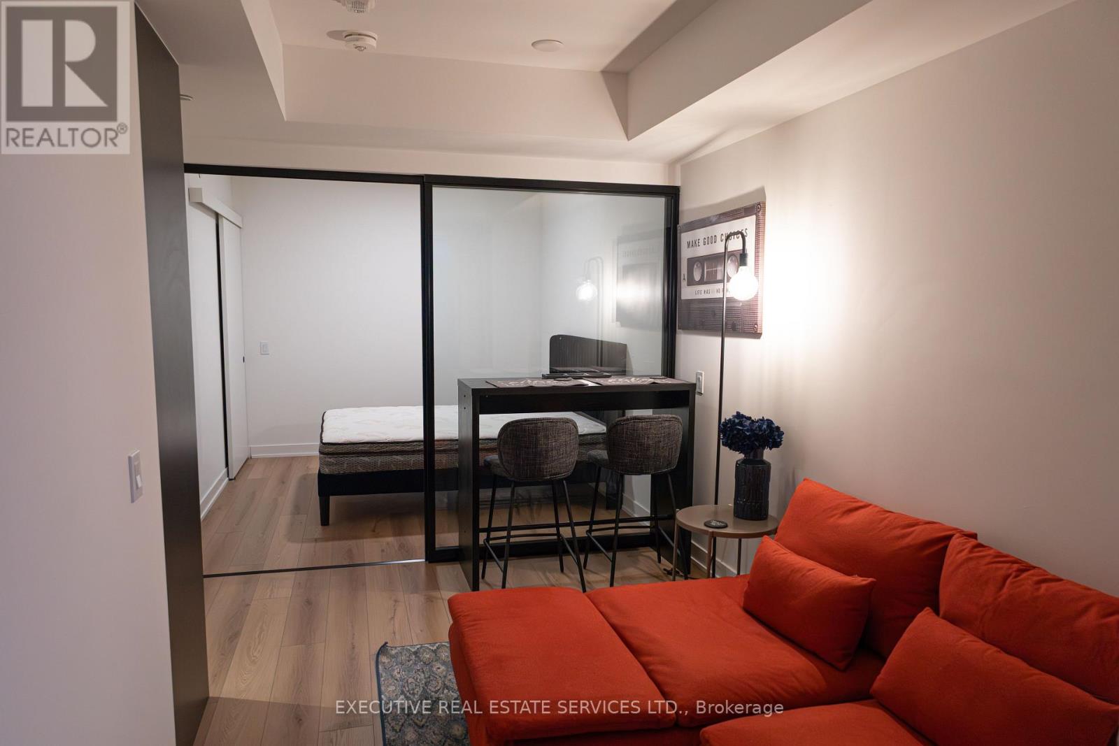 #201 - 5 Lakeview Avenue, Toronto, Ontario  M6J 0H3 - Photo 8 - C12700496