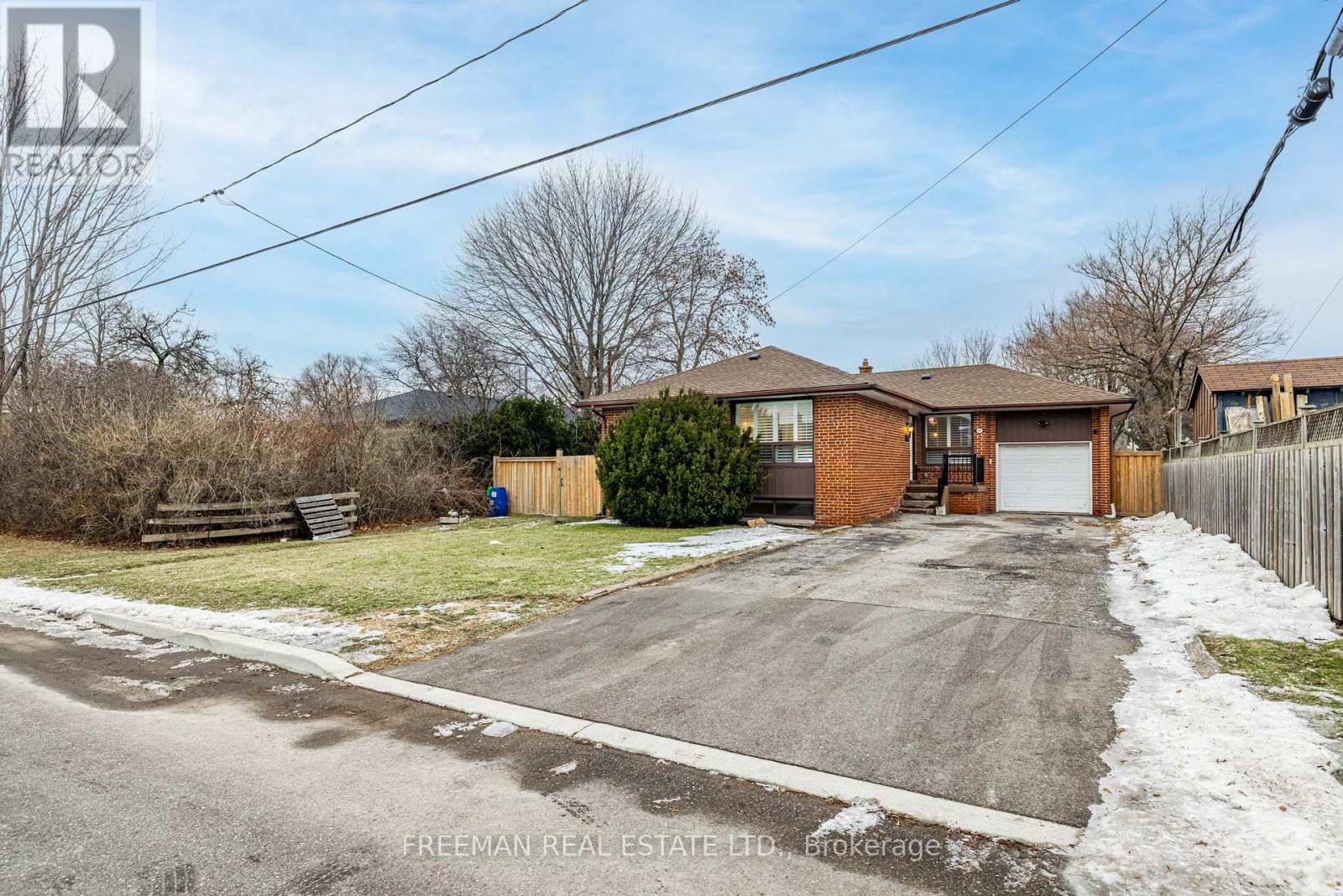 171 Honiton Street, Toronto, Ontario  M3H 5N2 - Photo 2 - C12700520