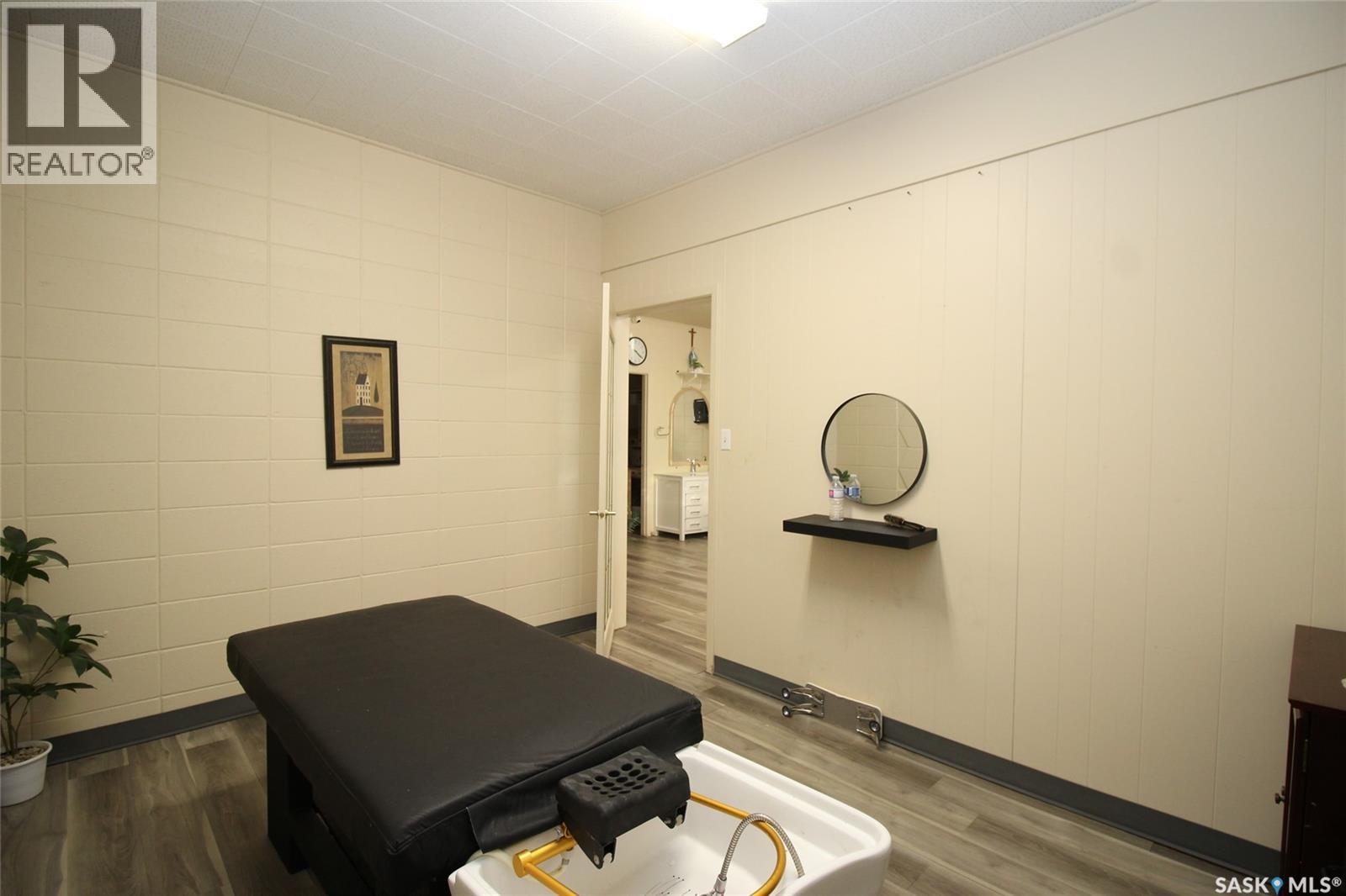 254 Centre Street, Shaunavon, Saskatchewan  S0N 2M0 - Photo 3 - SK026867