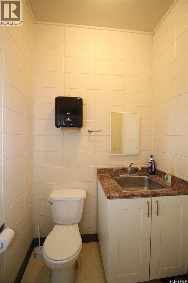254 Centre Street, Shaunavon, Saskatchewan  S0N 2M0 - Photo 8 - SK026867
