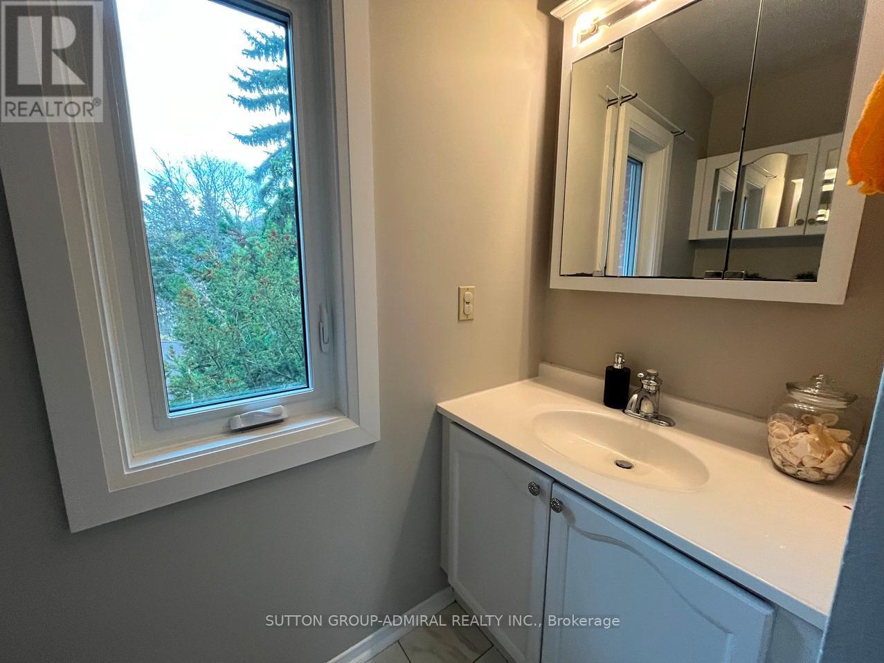 71 Covent Crescent, Aurora, Ontario  L4G 6R1 - Photo 29 - N12700482