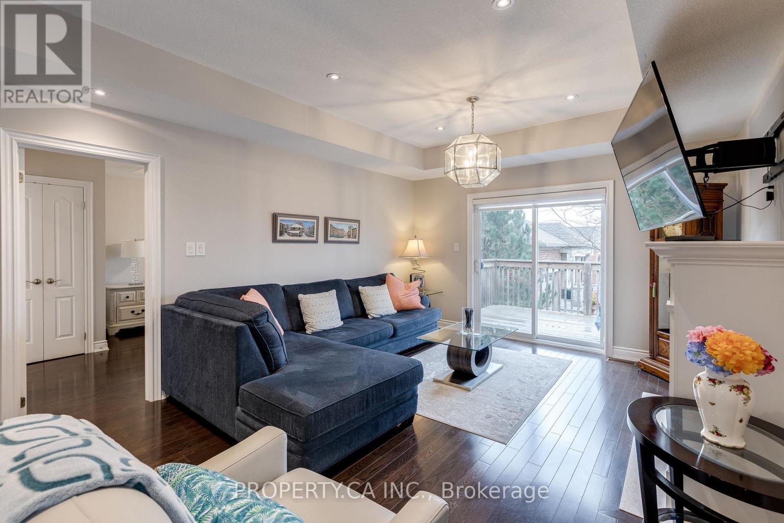 204 Ridge Way, New Tecumseth (Alliston), Ontario  L9R 0K5 - Photo 13 - N12700538