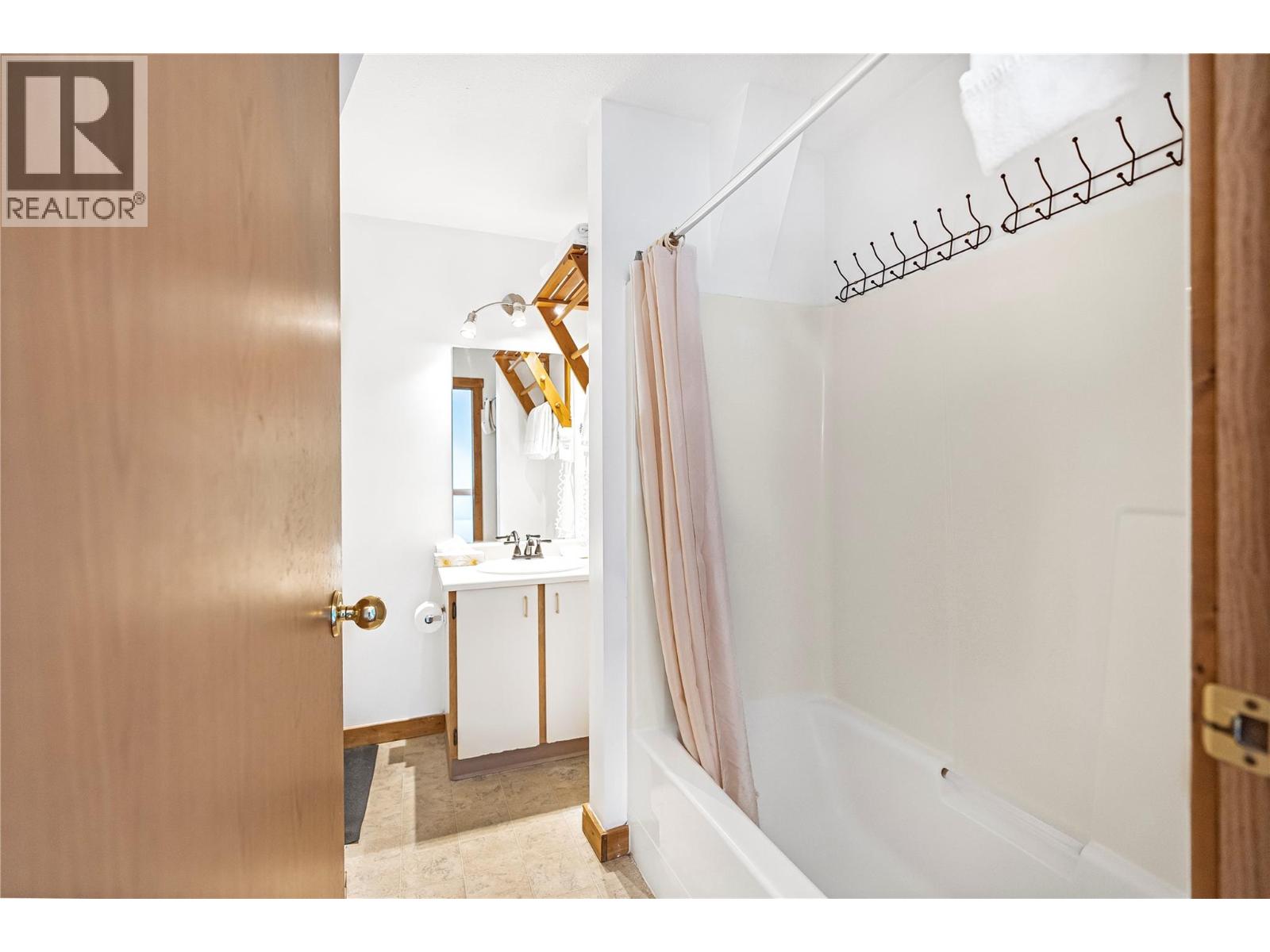 9885 Pinnacles Road Unit# 3, Vernon, British Columbia  V1B 3M1 - Photo 21 - 10372095