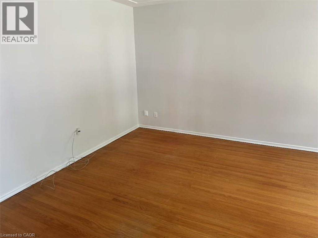 23 Elkington Drive, Kitchener, Ontario N2B 1S1 - Photo 5 - 40798403