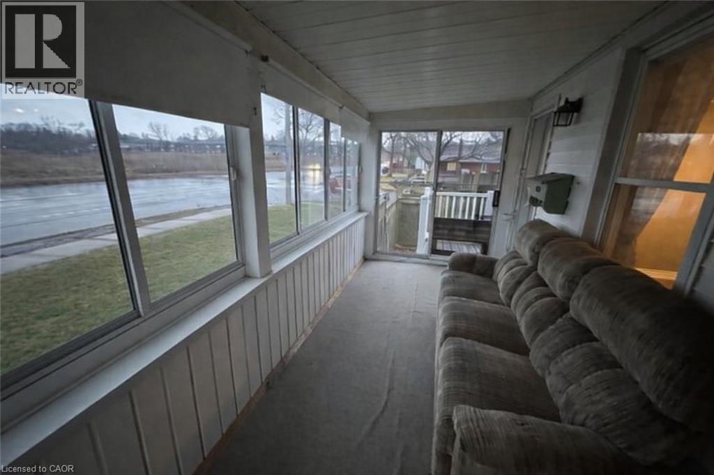 5561 Dorchester Road, Niagara Falls, Ontario  L2G 5S2 - Photo 2 - 40798220