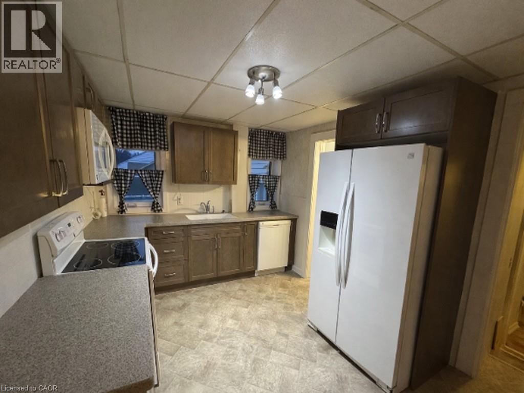 5561 Dorchester Road, Niagara Falls, Ontario  L2G 5S2 - Photo 3 - 40798220