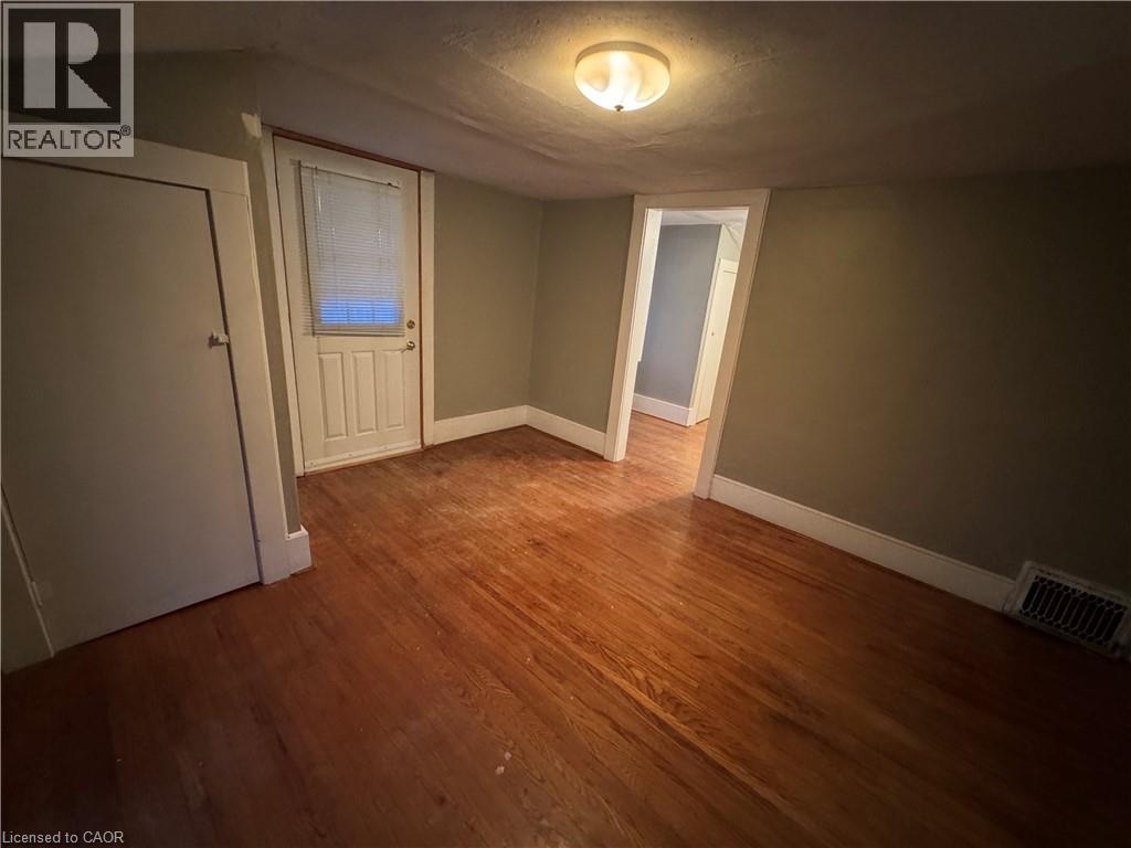 5561 Dorchester Road, Niagara Falls, Ontario  L2G 5S2 - Photo 5 - 40798220