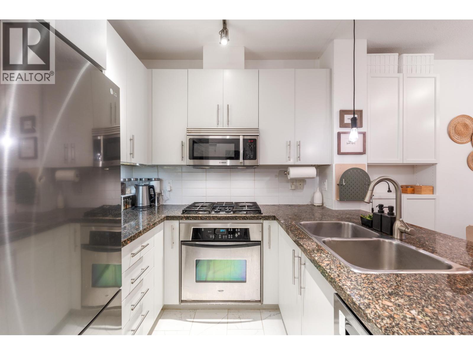 315 3551 Foster Avenue, Vancouver, British Columbia  V5R 0A1 - Photo 8 - R3079671