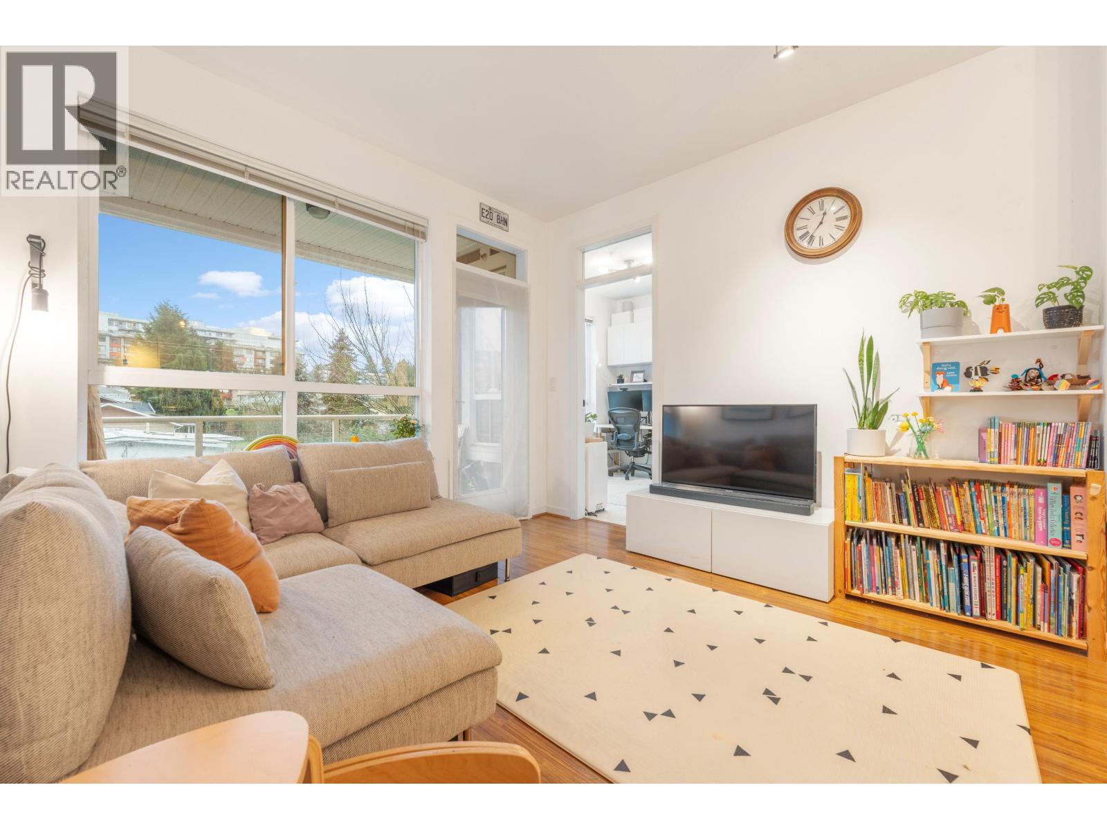 315 3551 Foster Avenue, Vancouver, British Columbia  V5R 0A1 - Photo 4 - R3079671