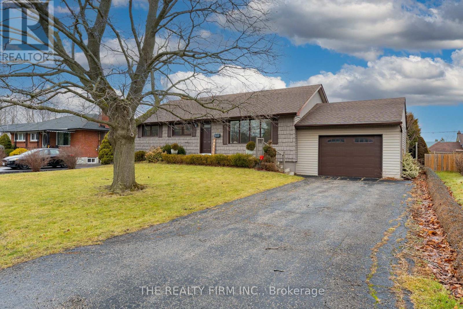 5 Montcalm Street N, St. Thomas, Ontario  N5P 2C1 - Photo 2 - X12700600