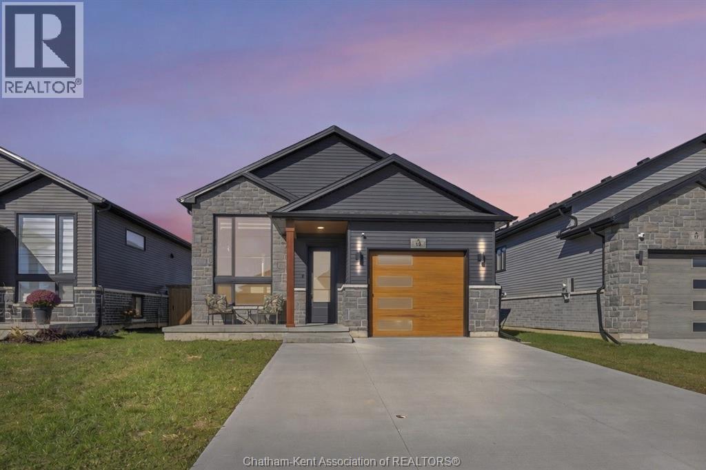 MLS# 26001194: 13 BAFFIN WAY, Chatham, Canada