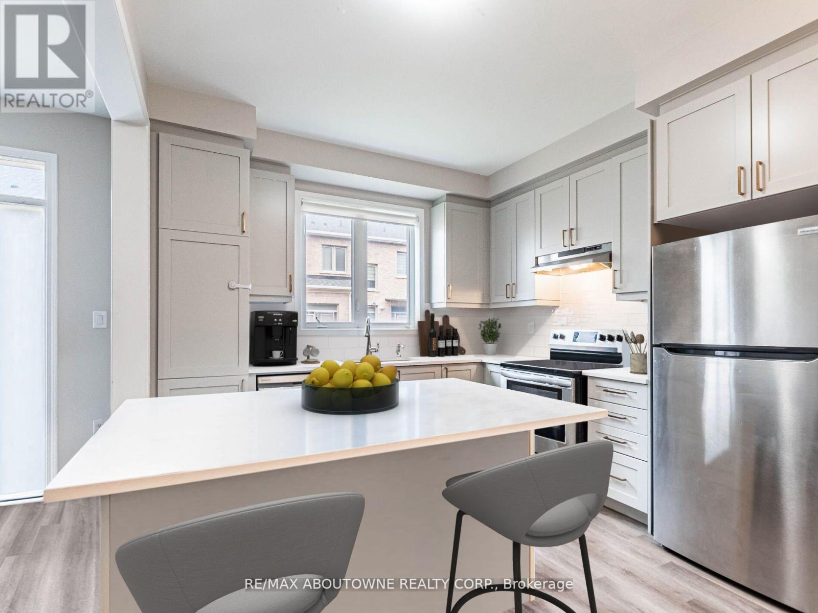 1914 Thames Circle, Milton, Ontario  L9E 1Y9 - Photo 13 - W12700466