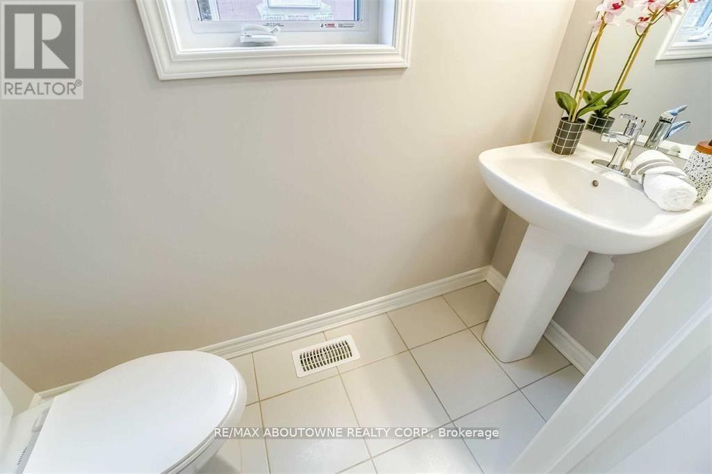 1914 Thames Circle, Milton, Ontario  L9E 1Y9 - Photo 21 - W12700466