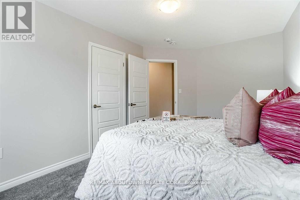 1914 Thames Circle, Milton, Ontario  L9E 1Y9 - Photo 32 - W12700466