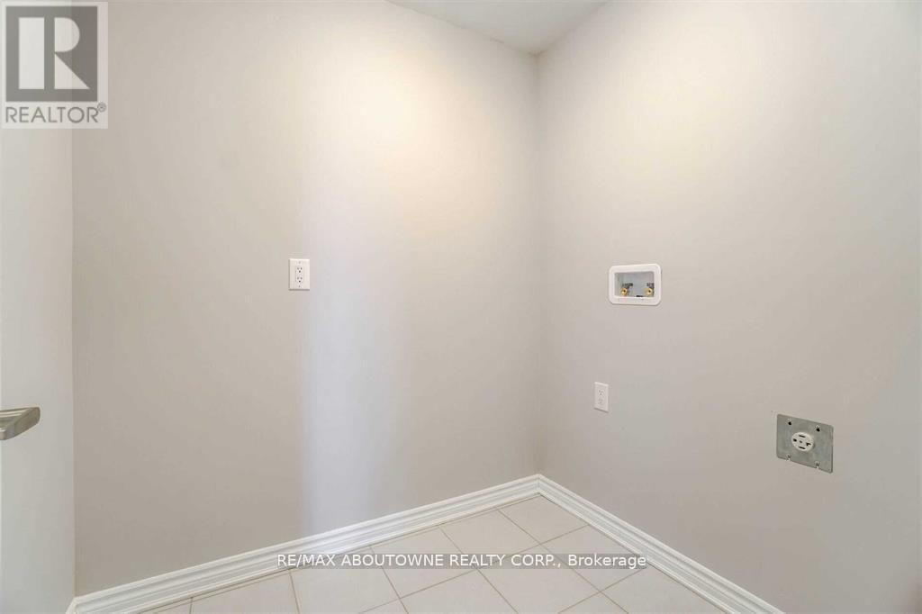 1914 Thames Circle, Milton, Ontario  L9E 1Y9 - Photo 39 - W12700466