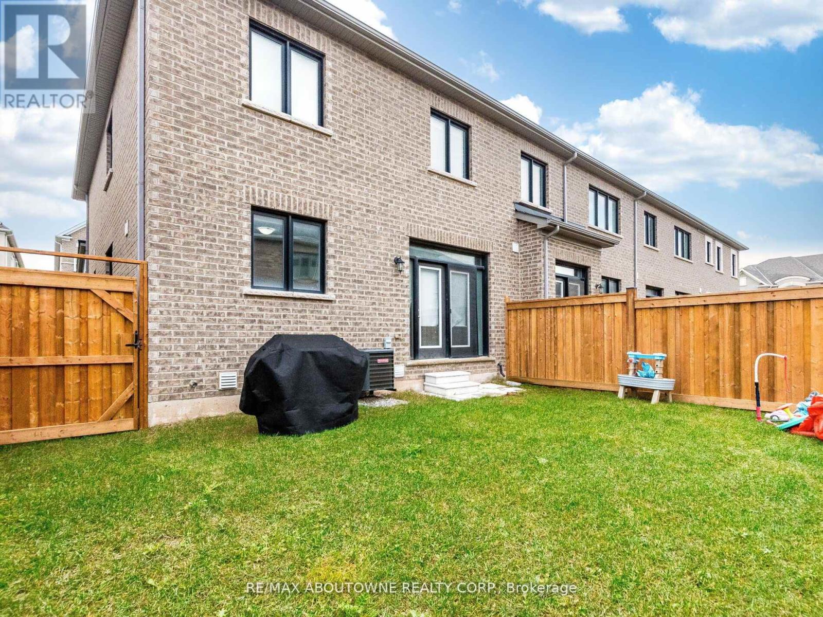 1914 Thames Circle, Milton, Ontario  L9E 1Y9 - Photo 41 - W12700466