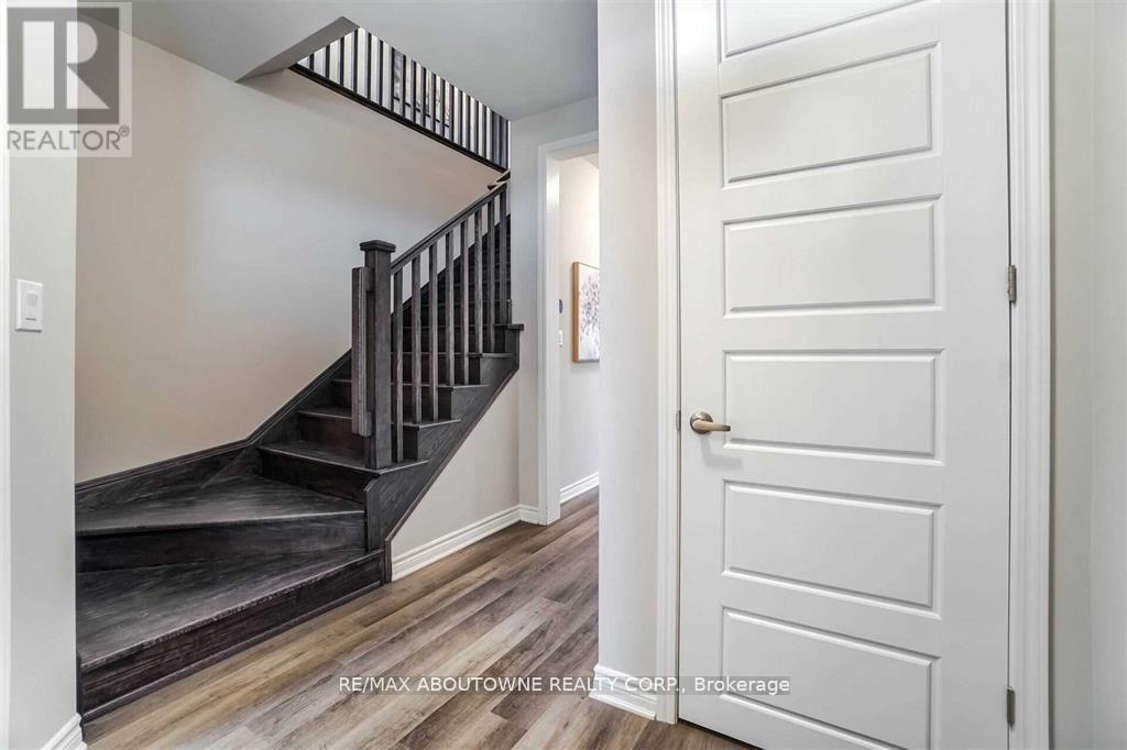 1914 Thames Circle, Milton, Ontario  L9E 1Y9 - Photo 8 - W12700466