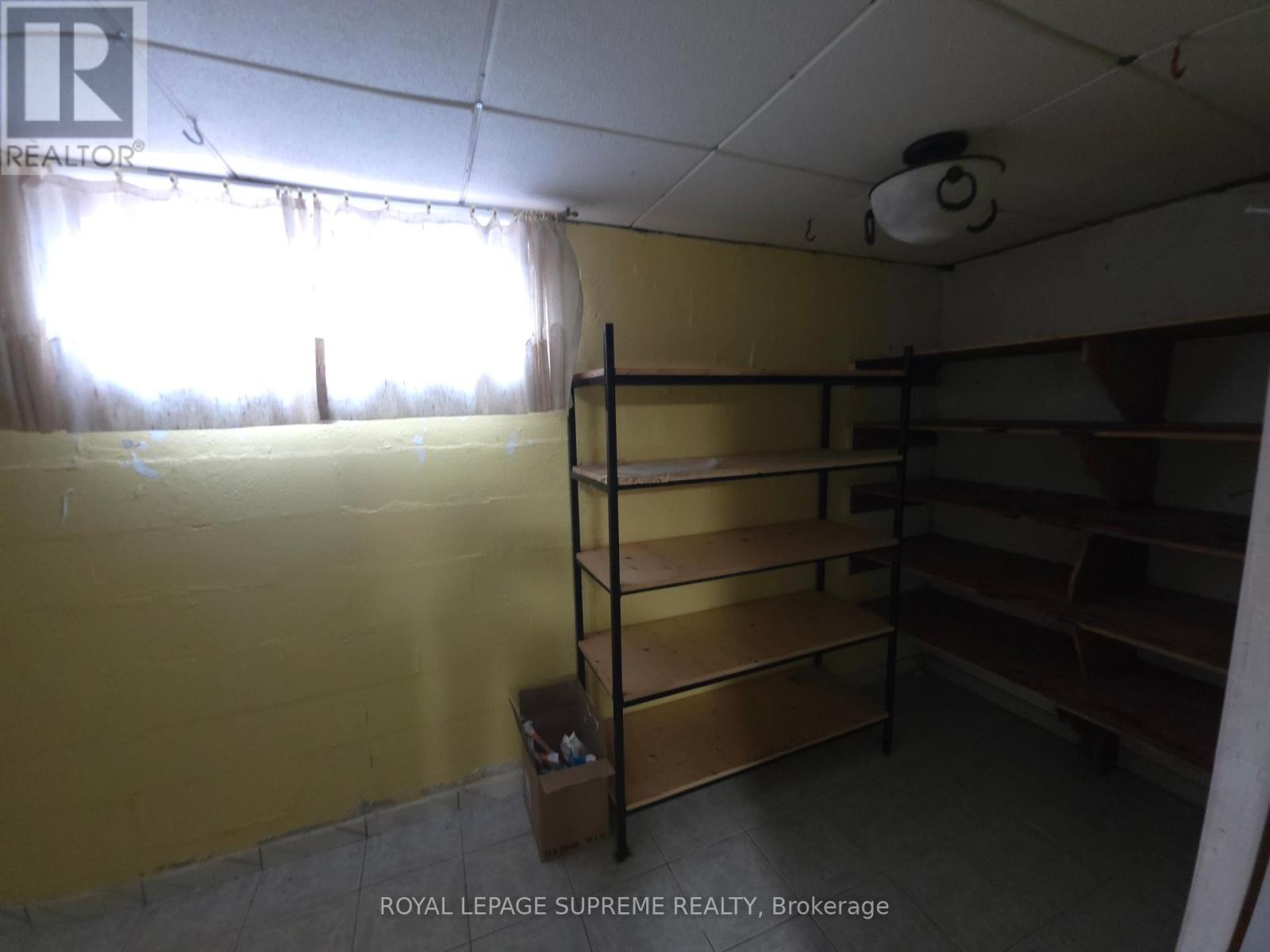 58 Harding Avenue, Toronto, Ontario  M6M 3A5 - Photo 26 - W12700532