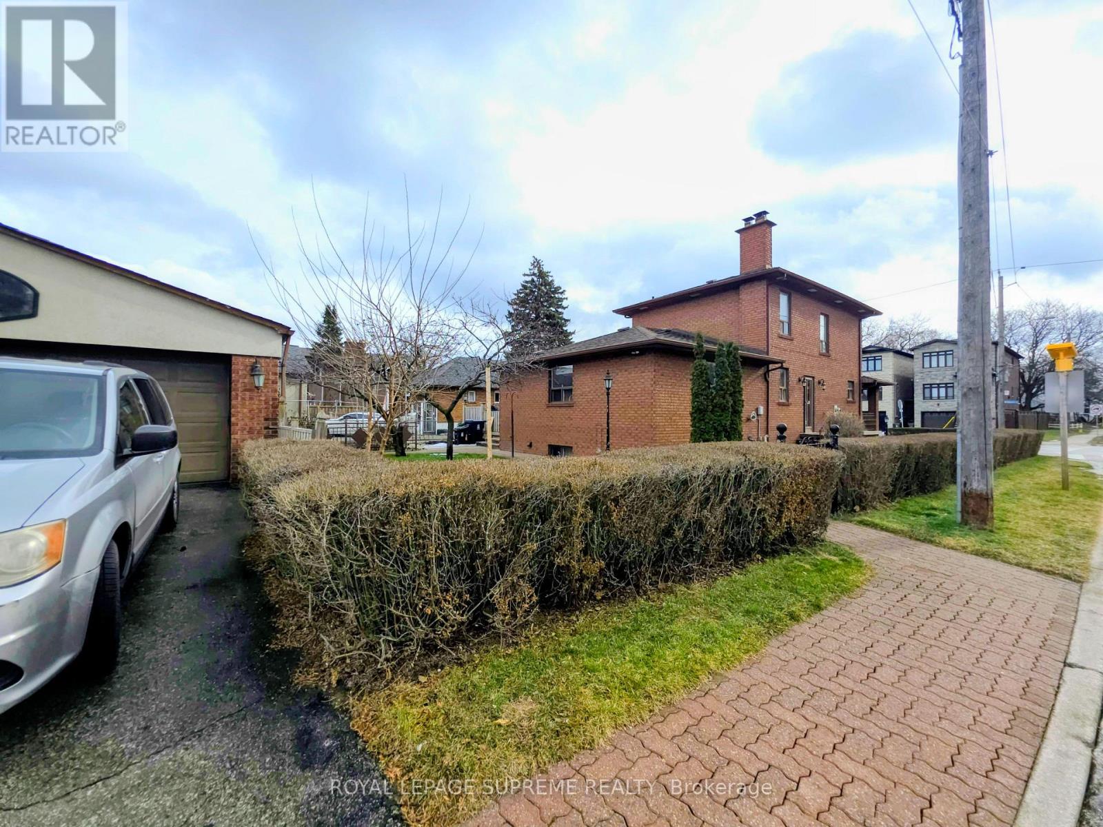 58 Harding Avenue, Toronto, Ontario  M6M 3A5 - Photo 27 - W12700532