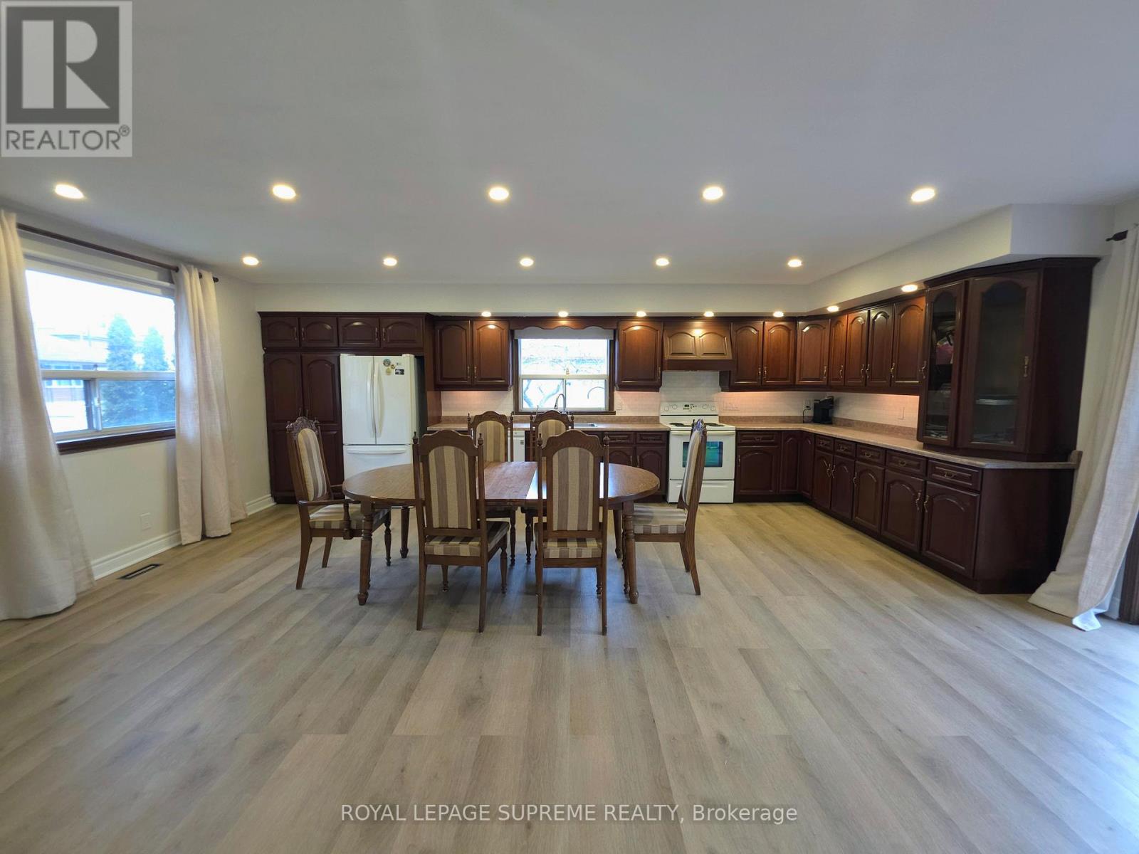 58 Harding Avenue, Toronto, Ontario  M6M 3A5 - Photo 3 - W12700532