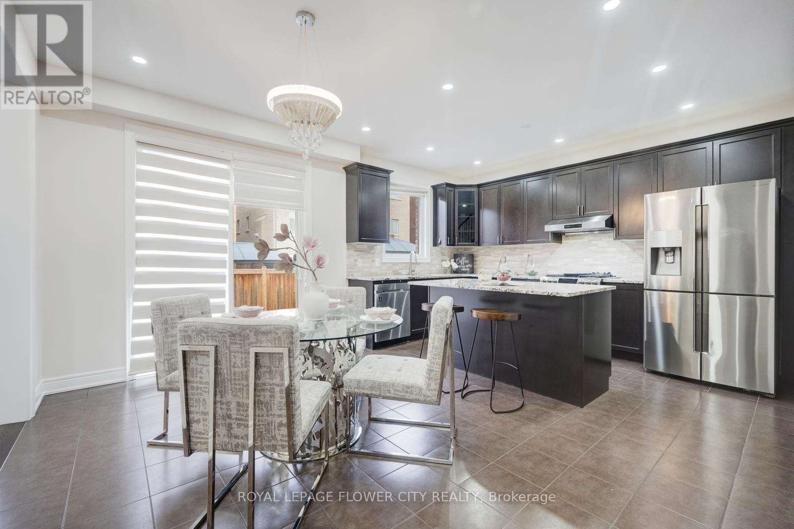 6 Villadowns Trail, Brampton, Ontario  L6R 3V5 - Photo 12 - W12700554