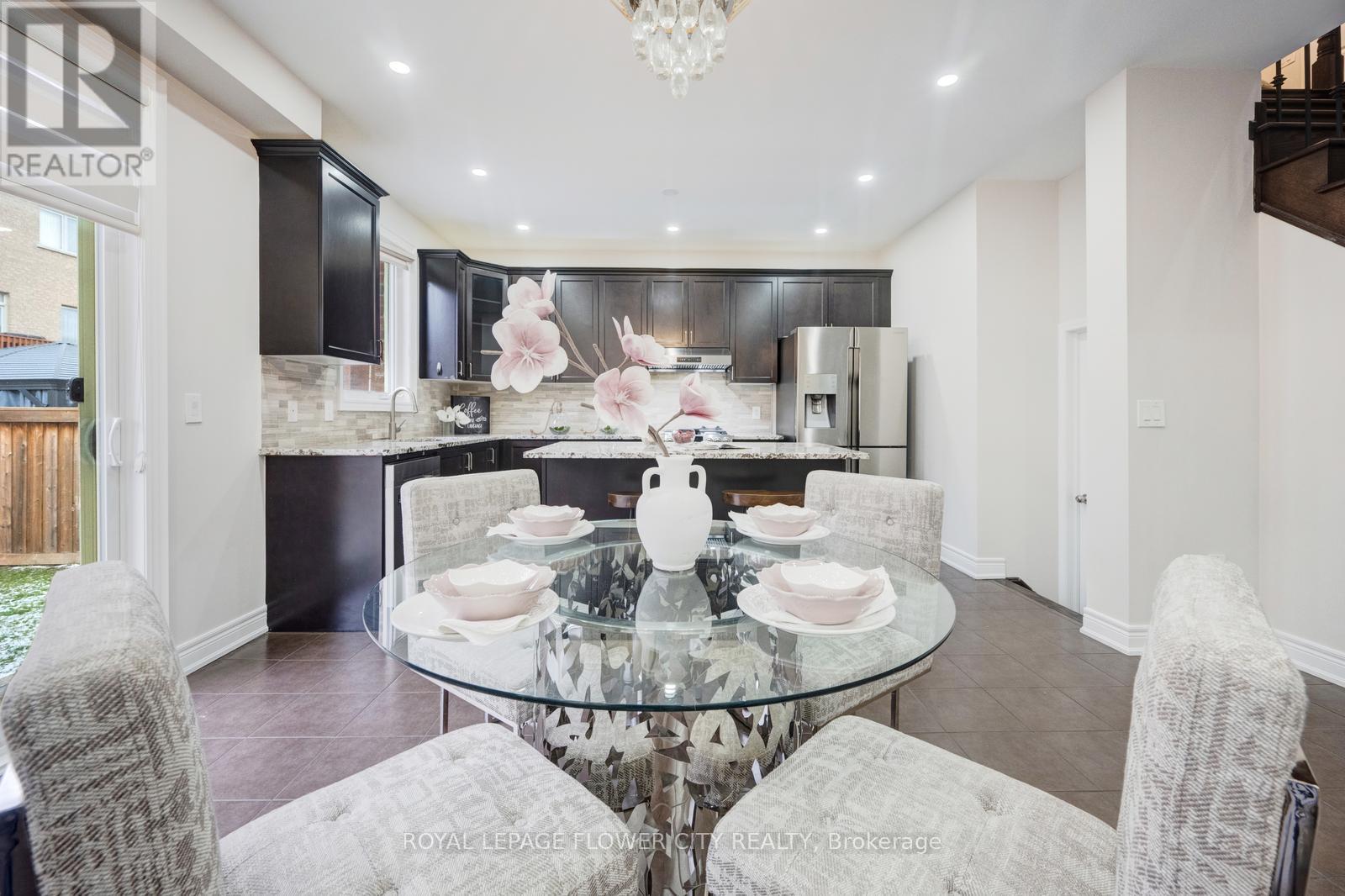 6 Villadowns Trail, Brampton, Ontario  L6R 3V5 - Photo 17 - W12700554