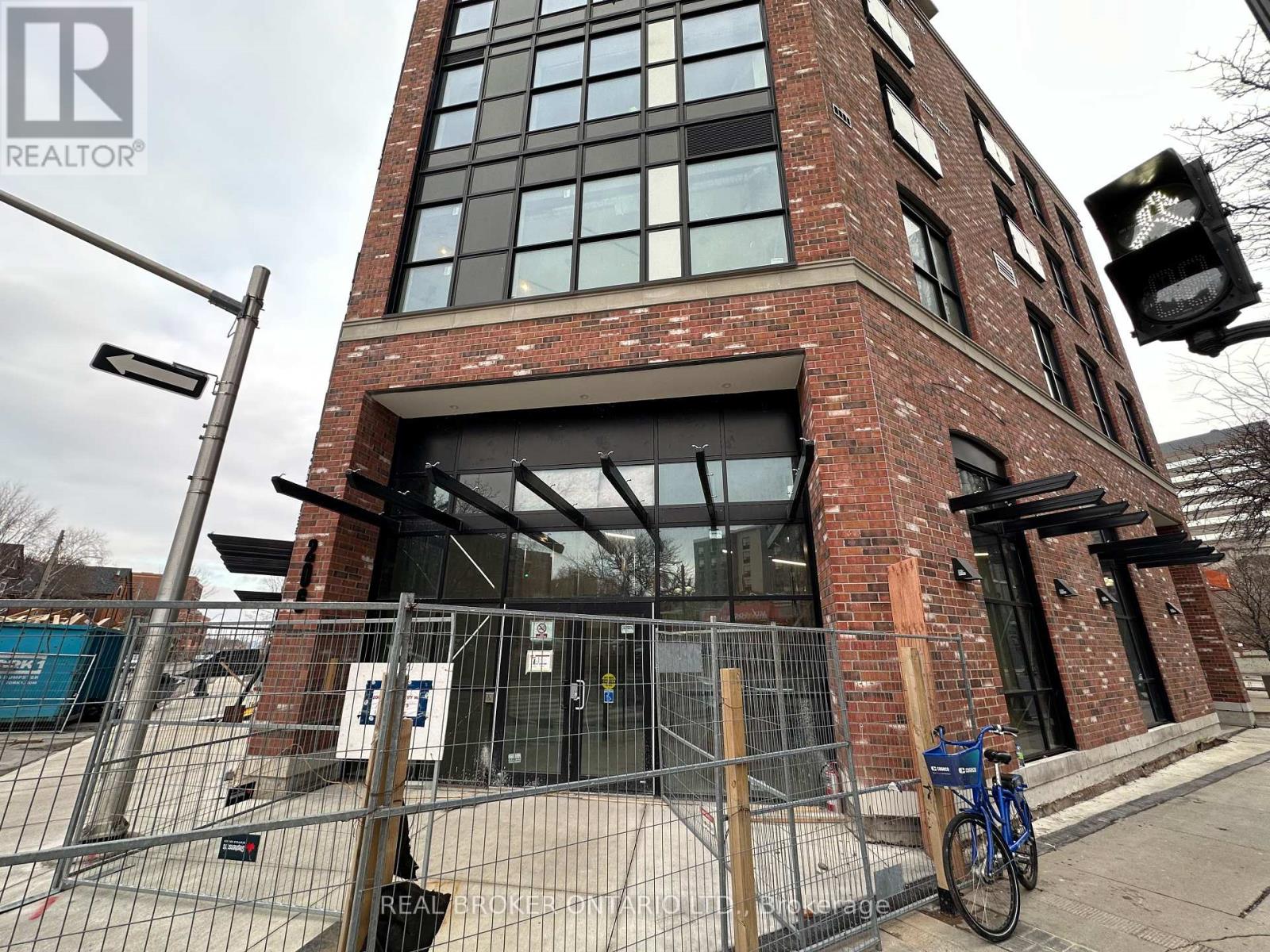 206 King Street W, Hamilton, Ontario  L8P 1A5 - Photo 7 - X12444694