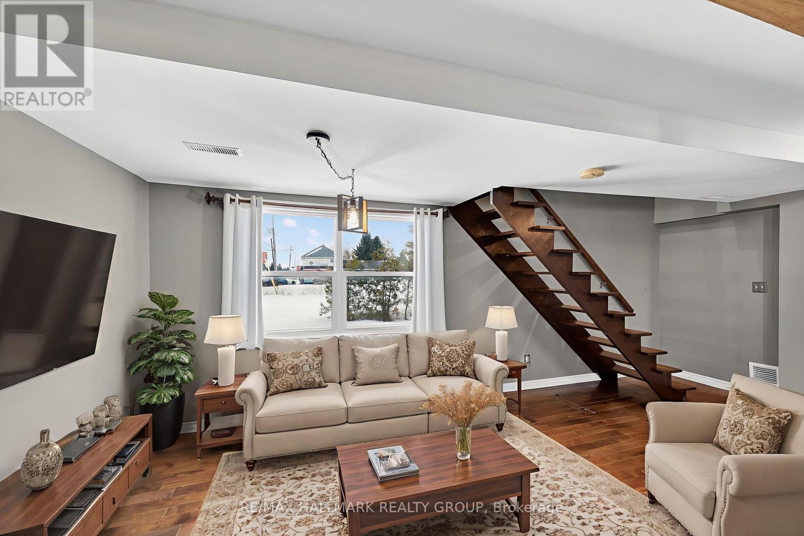 633 Russell Road, Clarence-Rockland, Ontario  K0A 2A0 - Photo 12 - X12700584