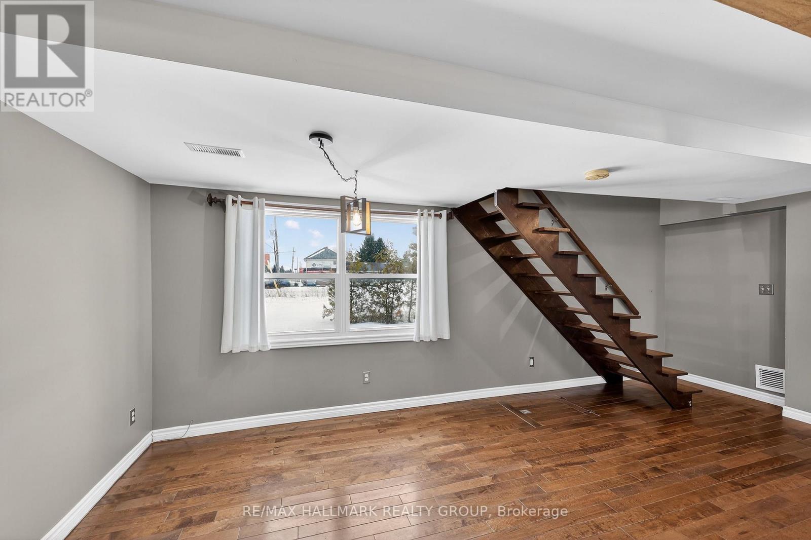 633 Russell Road, Clarence-Rockland, Ontario  K0A 2A0 - Photo 13 - X12700584