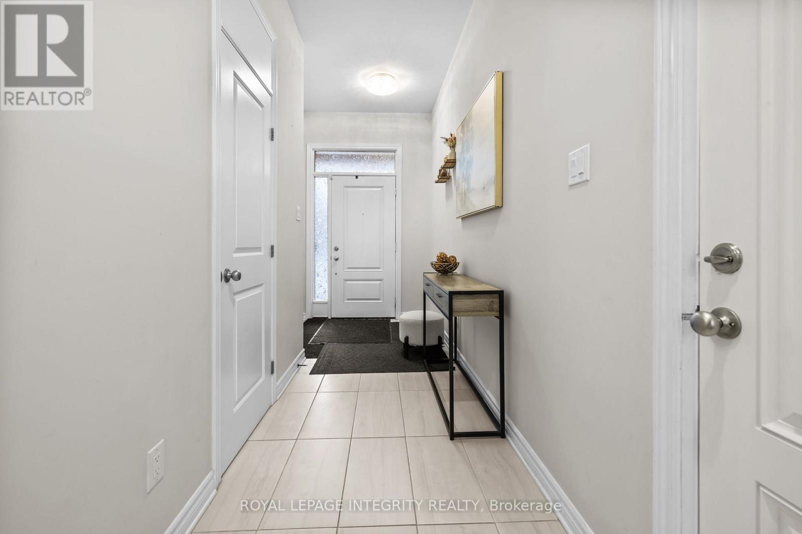 103 Nepeta Crescent, Ottawa, Ontario  K1T 0S5 - Photo 3 - X12700732