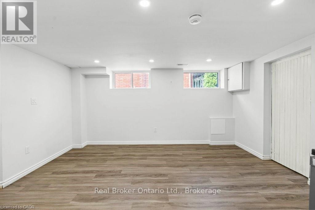 Lower Unit - 326 East 19th Street, Hamilton, Ontario  L9A 4S8 - Photo 10 - X12700718