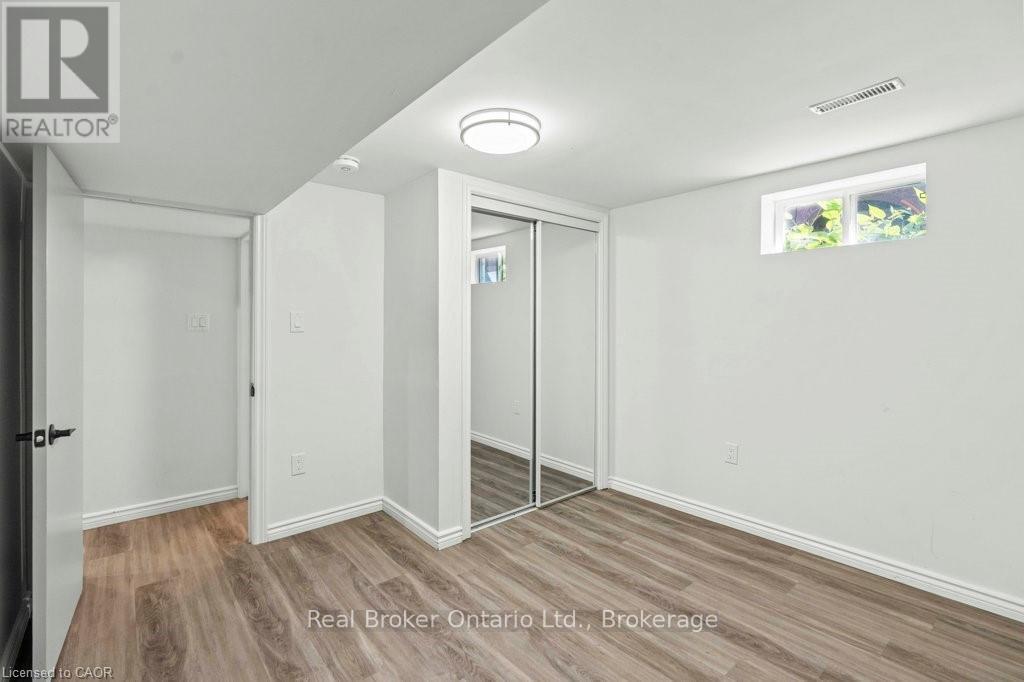 Lower Unit - 326 East 19th Street, Hamilton, Ontario  L9A 4S8 - Photo 13 - X12700718