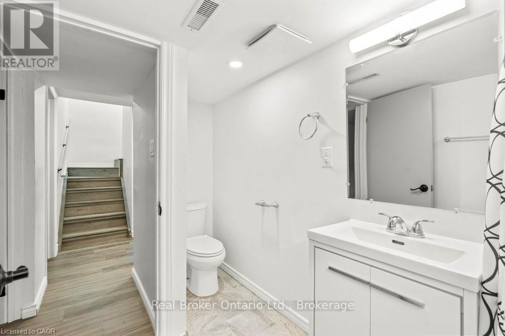 Lower Unit - 326 East 19th Street, Hamilton, Ontario  L9A 4S8 - Photo 16 - X12700718