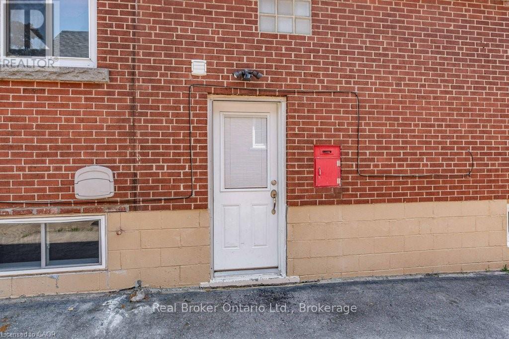 Lower Unit - 326 East 19th Street, Hamilton, Ontario  L9A 4S8 - Photo 2 - X12700718