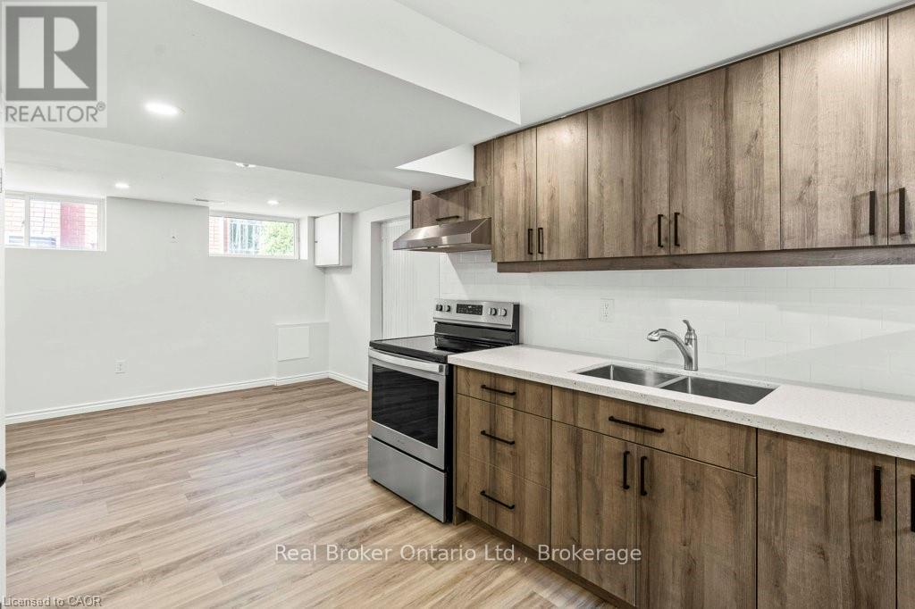 Lower Unit - 326 East 19th Street, Hamilton, Ontario  L9A 4S8 - Photo 8 - X12700718