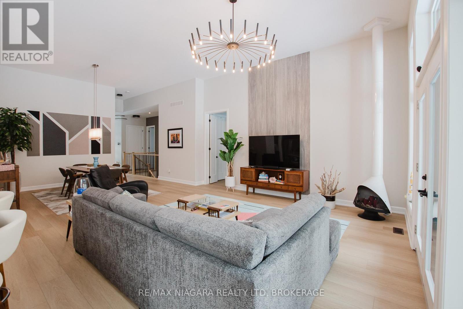 3376 Whispering Woods Trail, Fort Erie, Ontario  L0S 1N0 - Photo 4 - X12700650