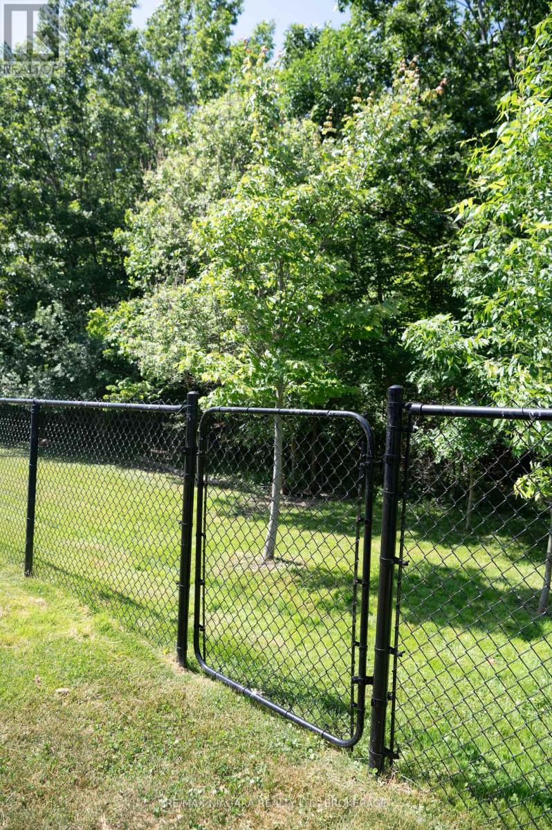 3376 Whispering Woods Trail, Fort Erie, Ontario  L0S 1N0 - Photo 45 - X12700650