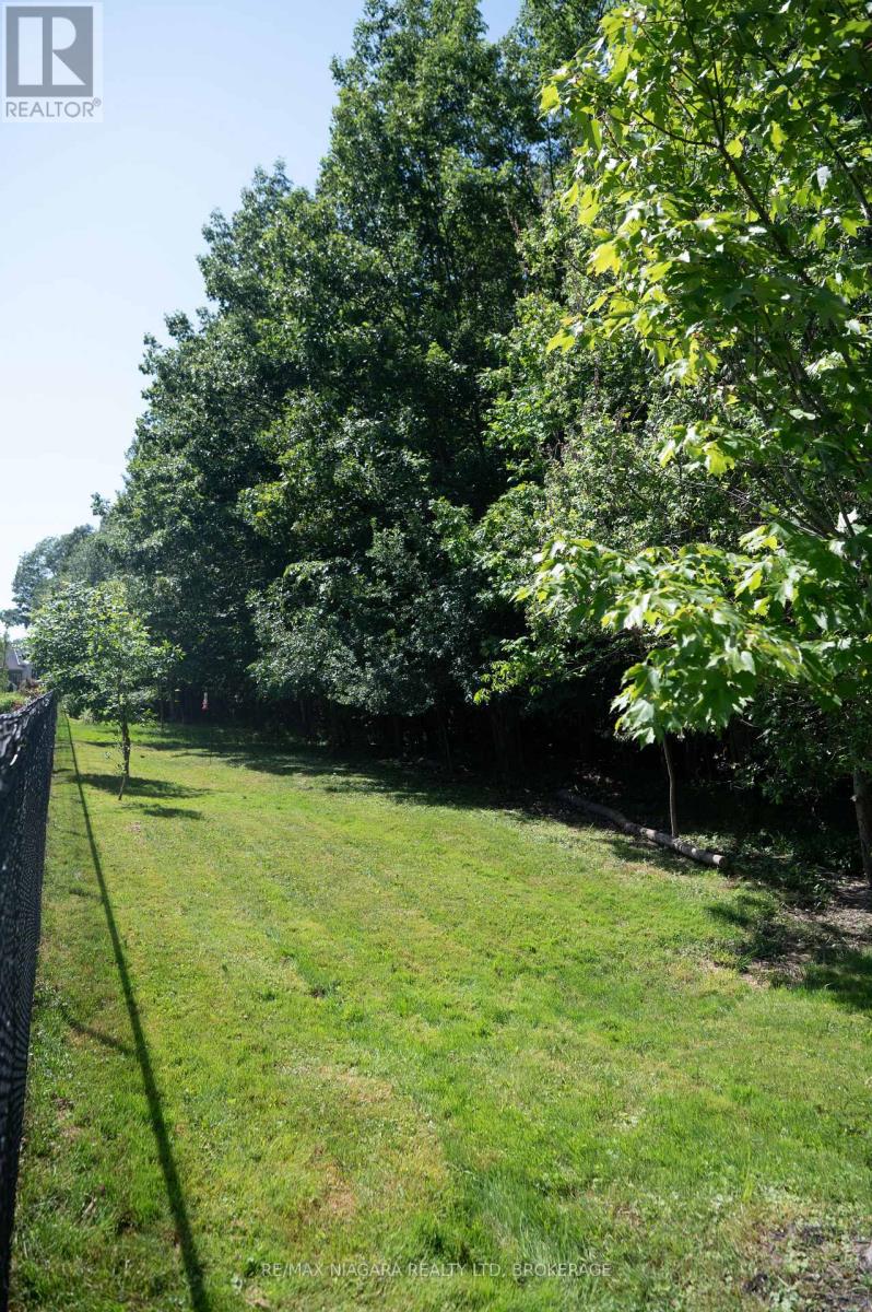 3376 Whispering Woods Trail, Fort Erie, Ontario  L0S 1N0 - Photo 46 - X12700650