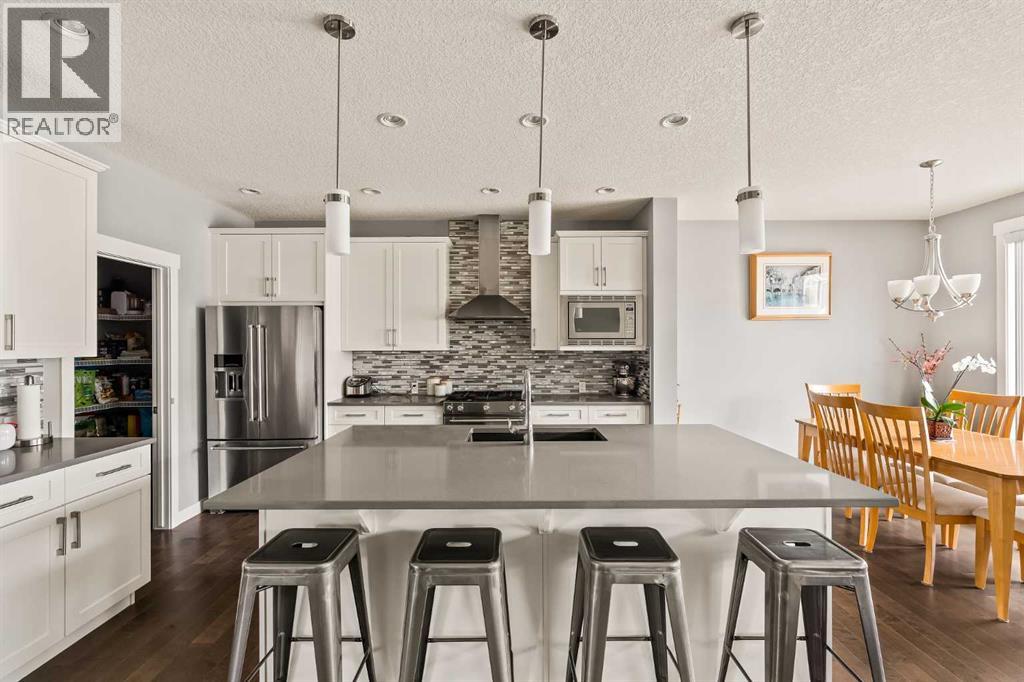 313 Evansglen Drive Nw, Calgary, Alberta  T3P 0X7 - Photo 5 - A2277909