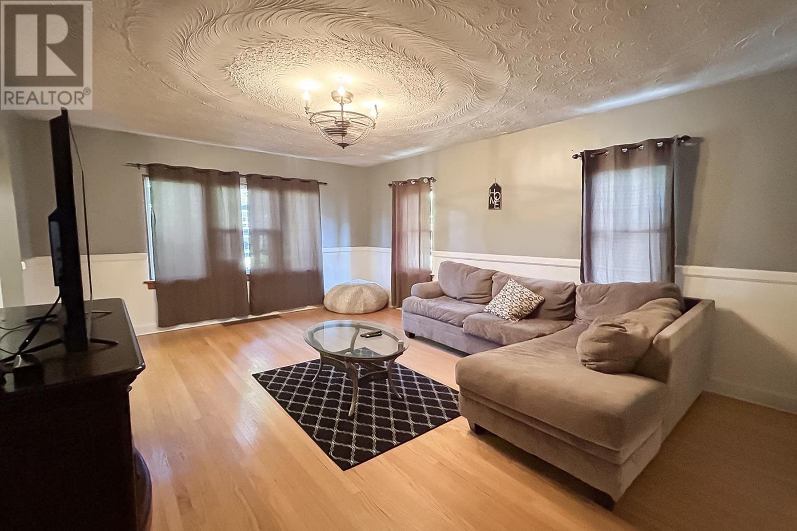 449 Wellington St E, Sault Ste. Marie, Ontario  P6A 2M1 - Photo 5 - SM260110