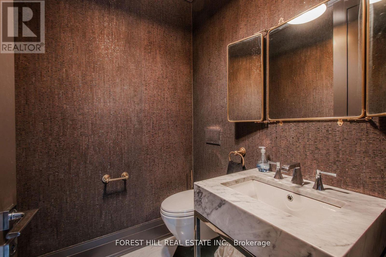 176 BALMORAL AVENUE Toronto (Casa Loma), ON M4V 1J6