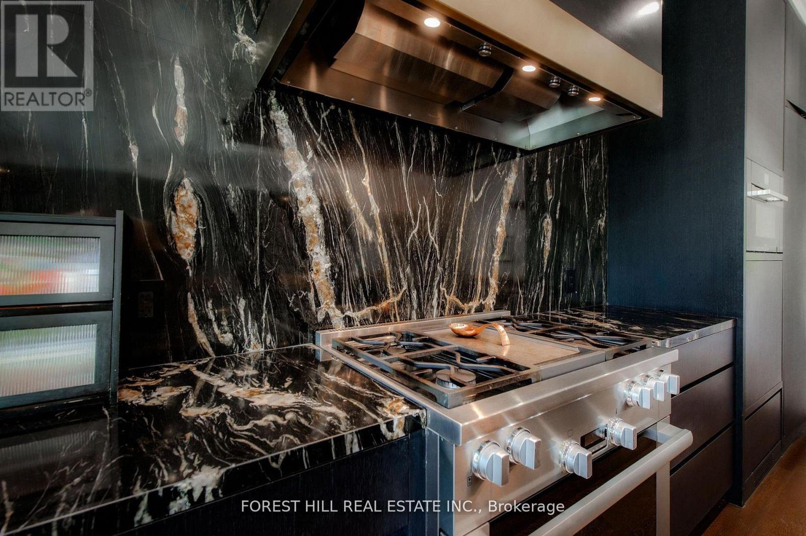 176 BALMORAL AVENUE Toronto (Casa Loma), ON M4V 1J6