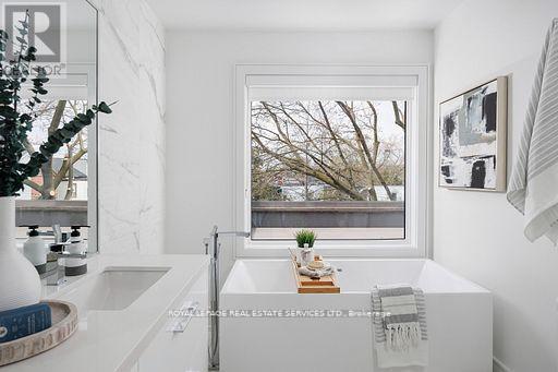 121 Markham Street, Toronto, Ontario  M6J 2G4 - Photo 27 - C12700648